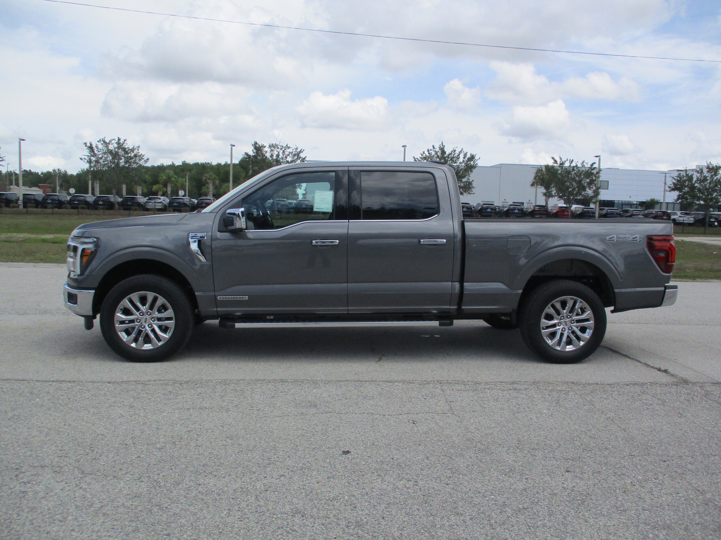 2025 Ford F-150 Lariat photo 4