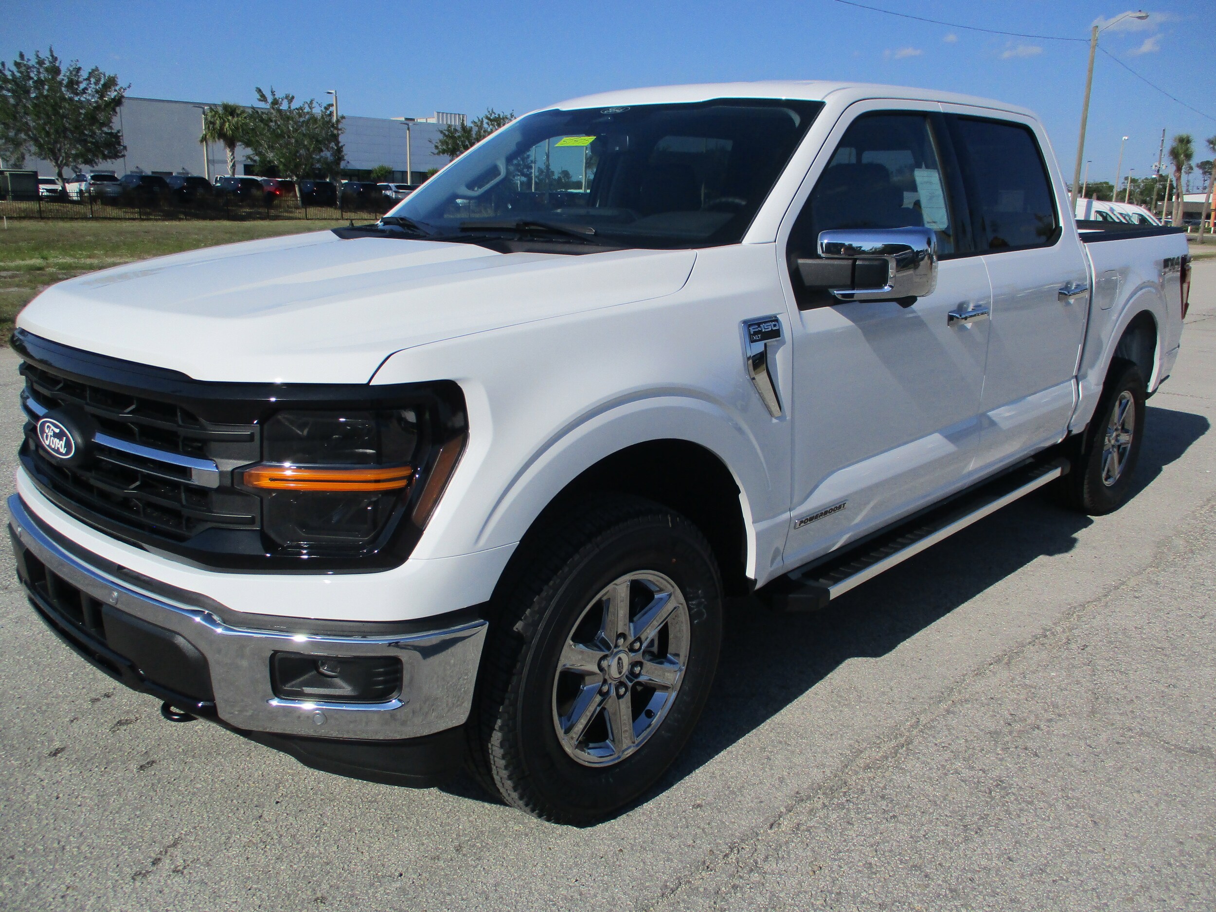 2025 Ford F-150 XLT photo 3