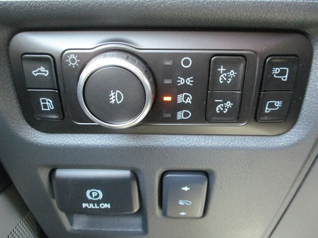 2025 Ford F-150 Lariat - Photo 12