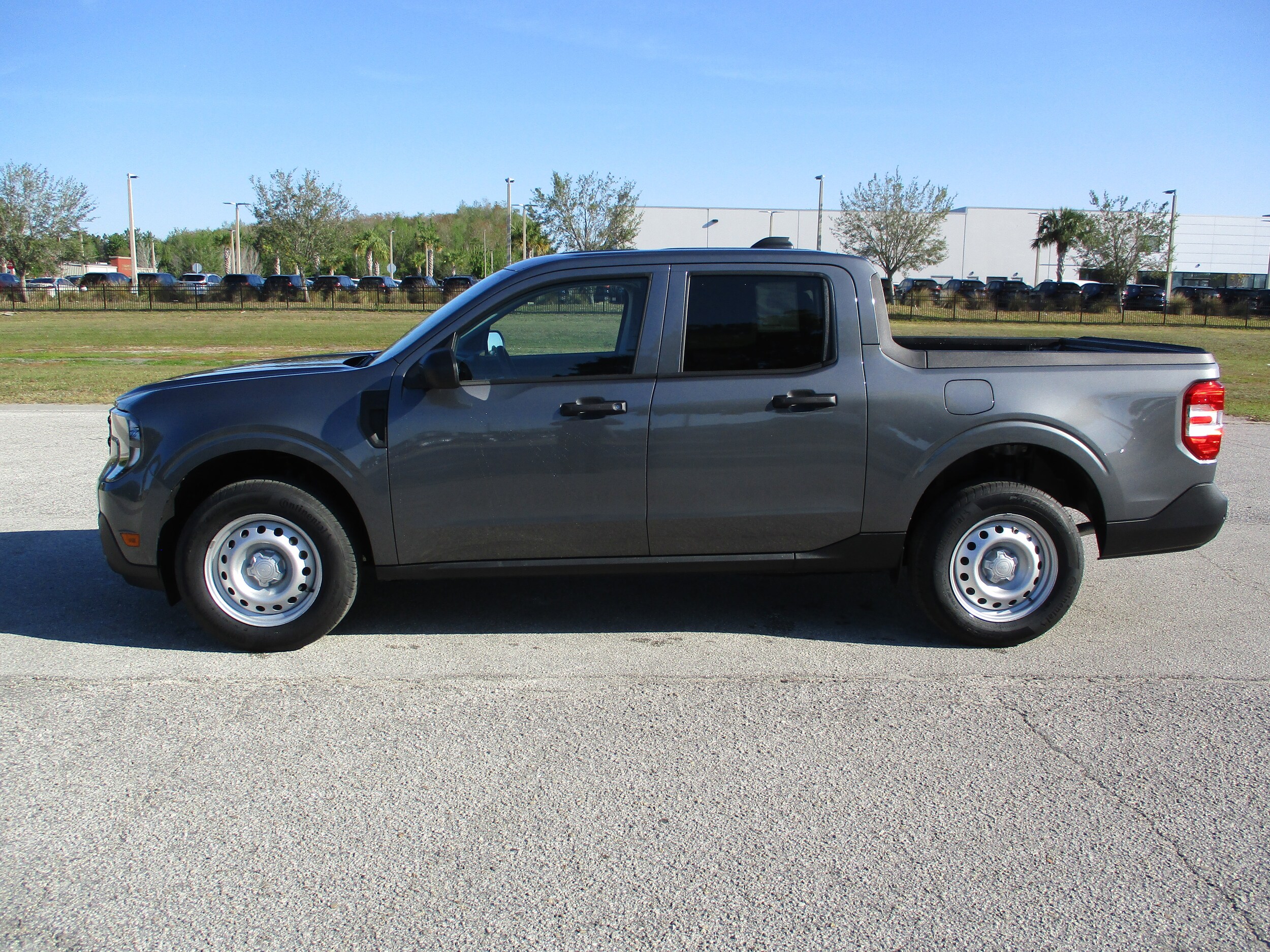 2025 Ford Maverick XL photo 4