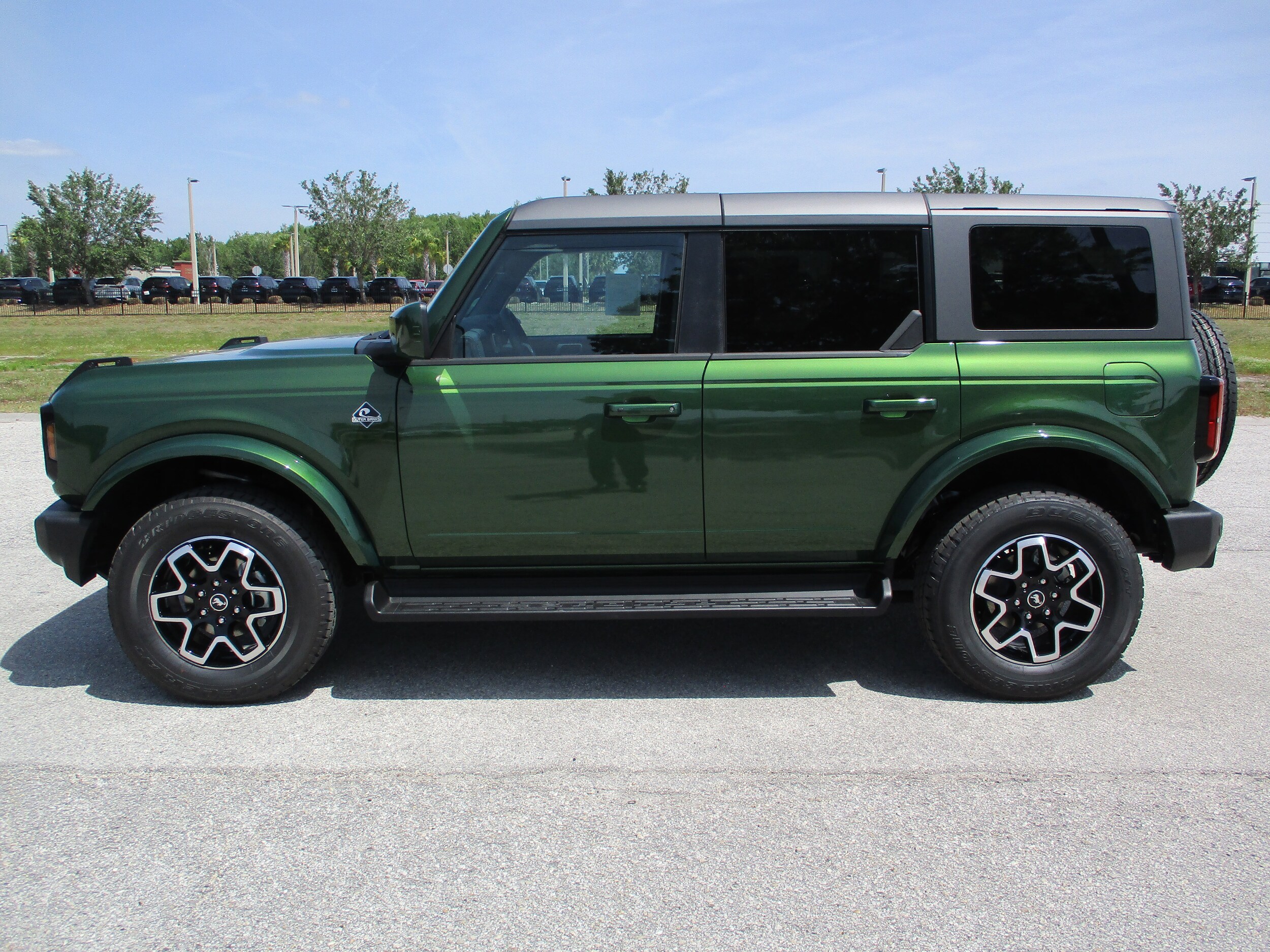 2025 Ford Bronco Outer Banks photo 4
