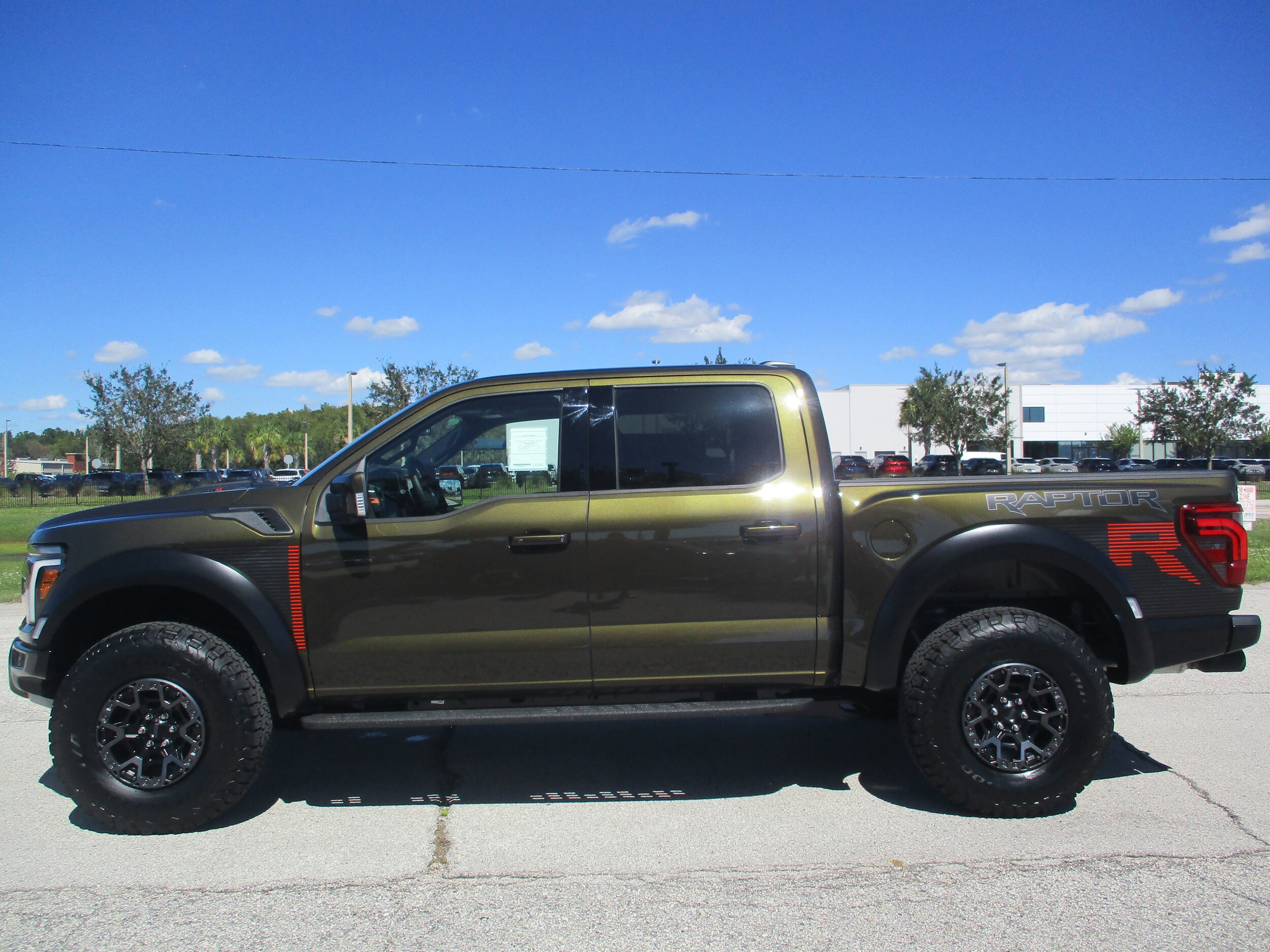 2025 Ford F-150 Raptor photo 2