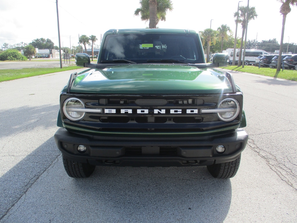 New 2025 Ford Bronco Outer Banks SUV