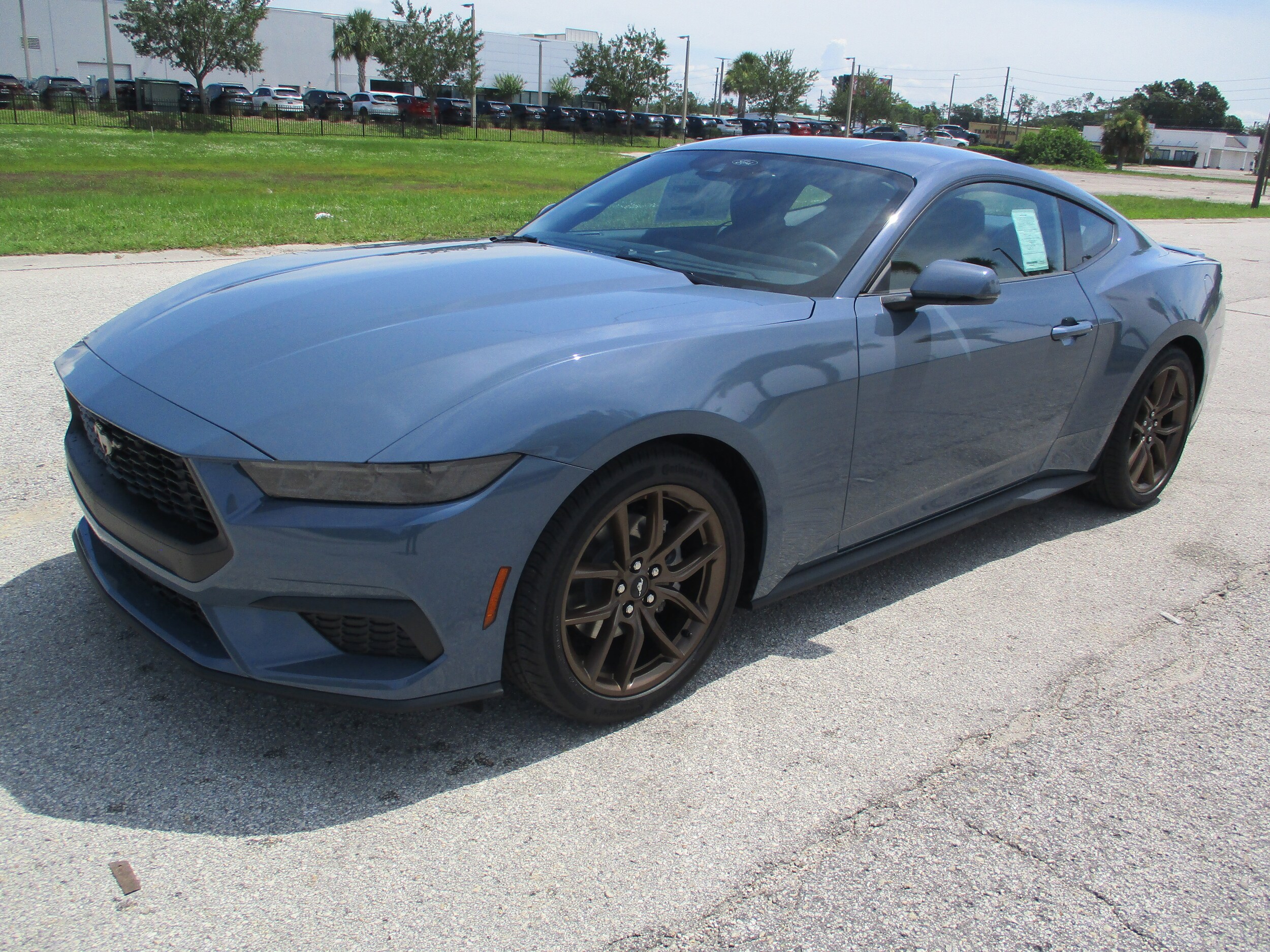 2025 Ford Mustang EcoBoost Premium photo 3