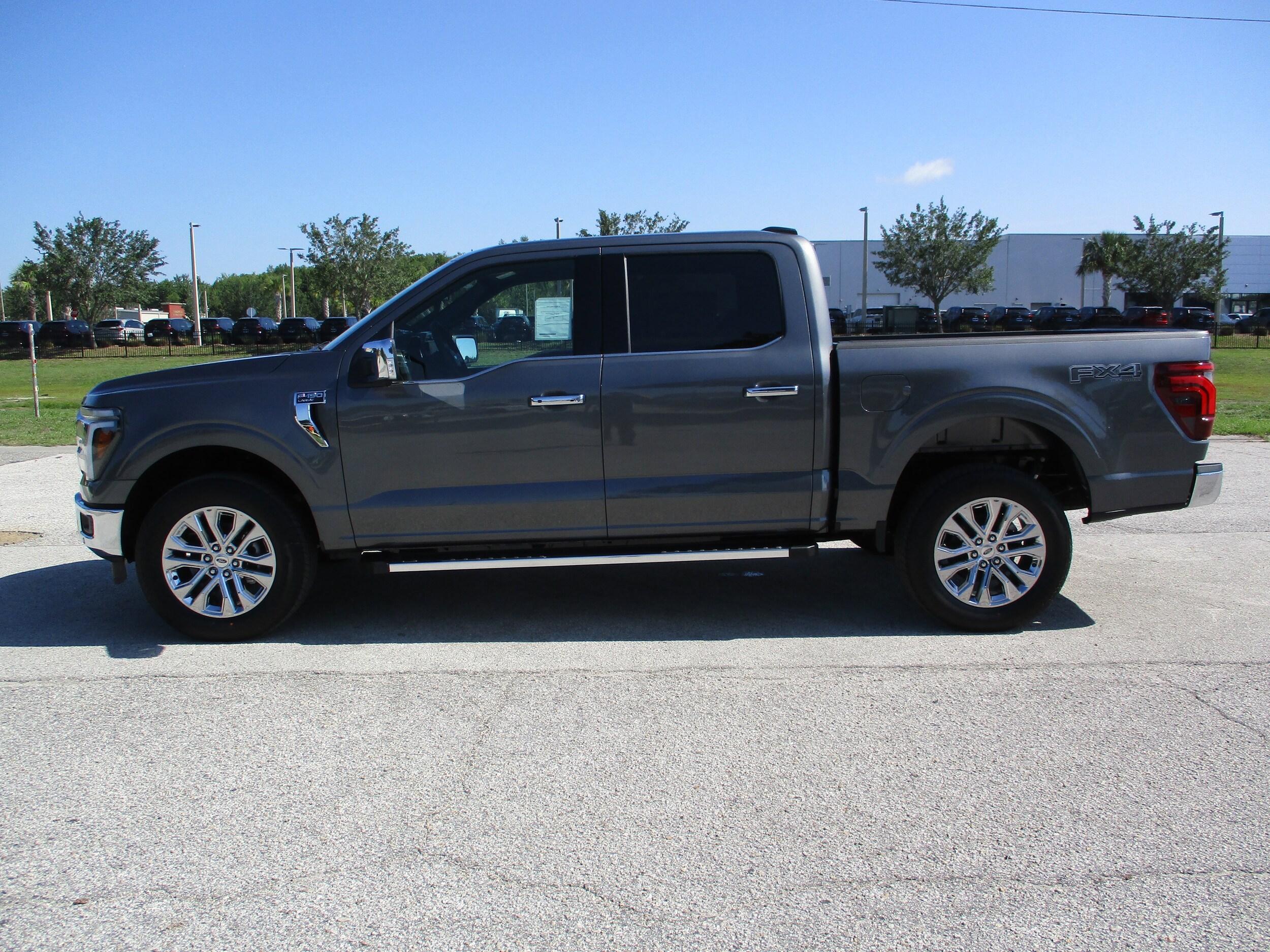 2025 Ford F-150 Lariat photo 4