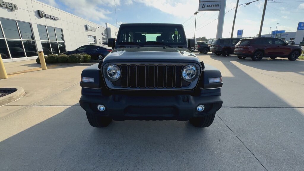 Used 2025 Jeep Wrangler Sport 4x4