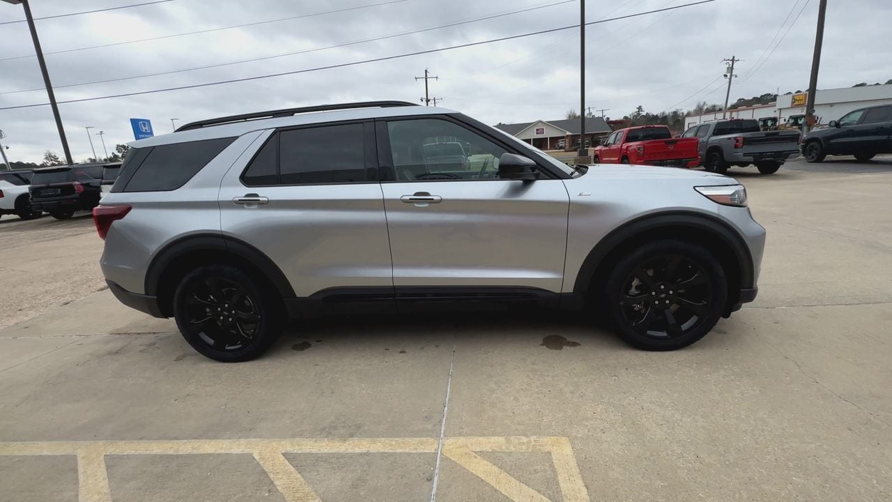 2023 Ford Explorer ST-LINE - Photo 9
