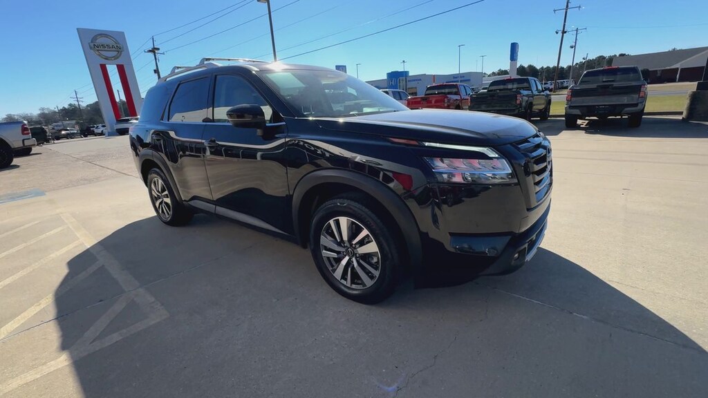 Used 2023 Nissan Pathfinder SL (A9) Front-Wheel Drive