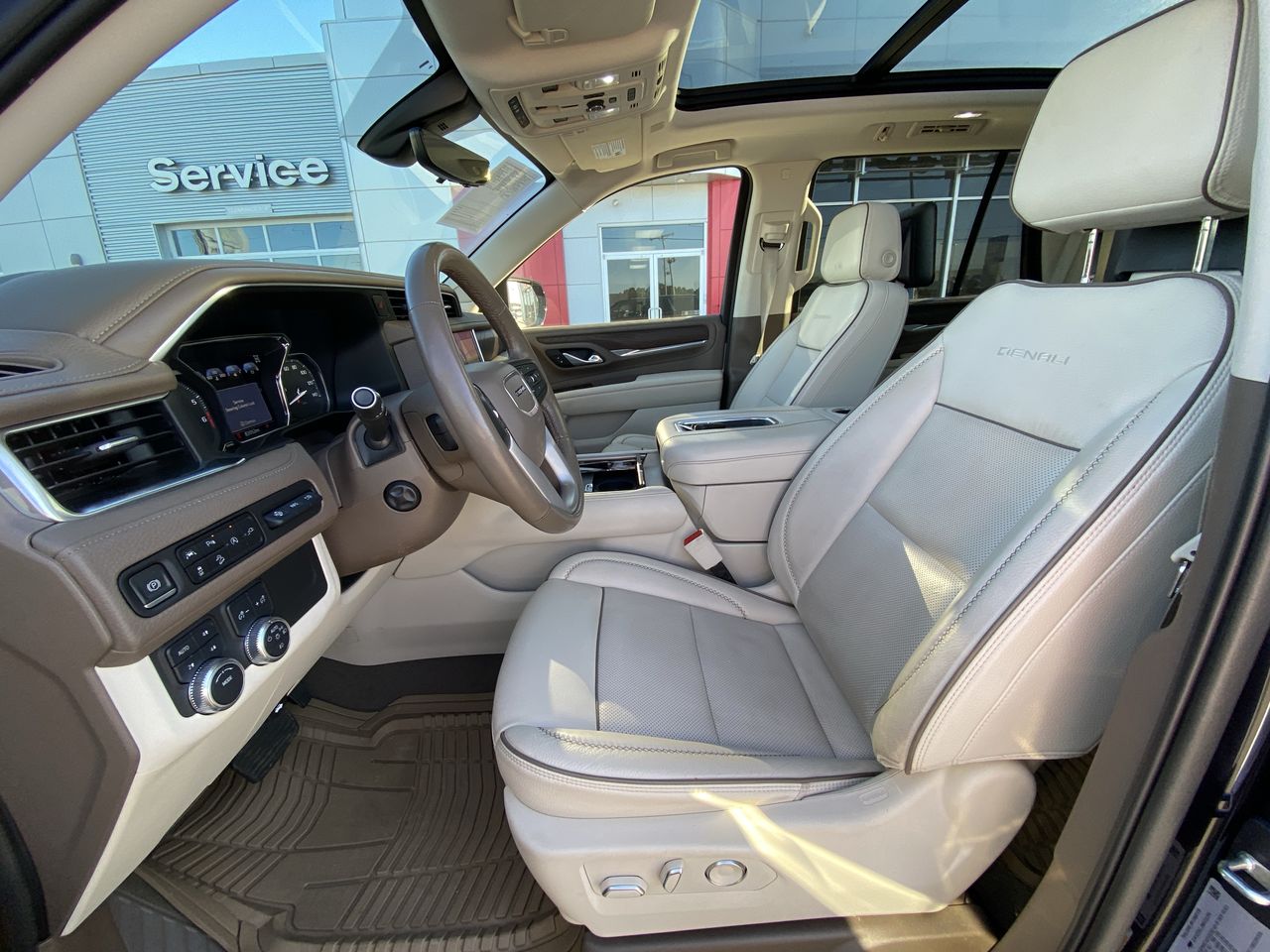 2021 GMC Yukon Denali - Photo 11