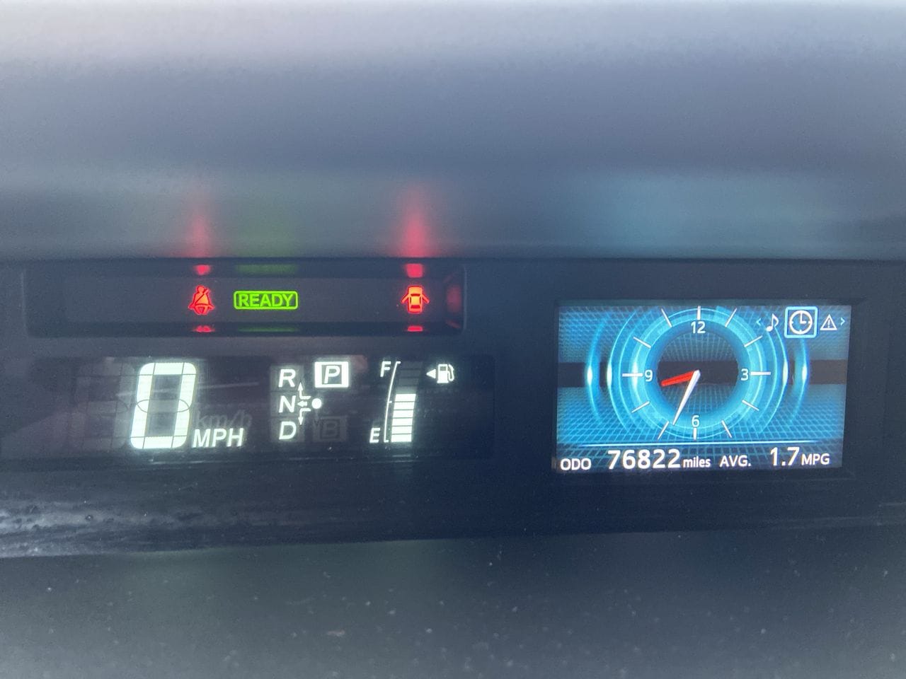 2017 Toyota Prius v Five - Photo 15
