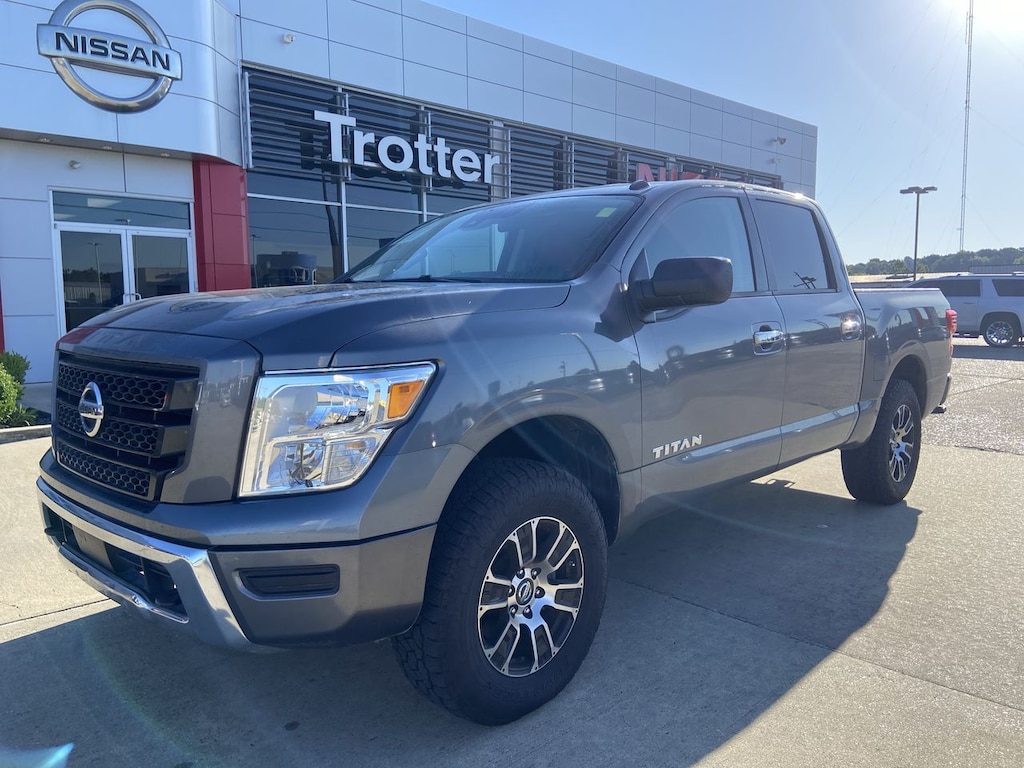 Used 2021 Nissan Titan SV (A9) 4x4 Crew Cab 5.5 ft. box 139.8 in. WB