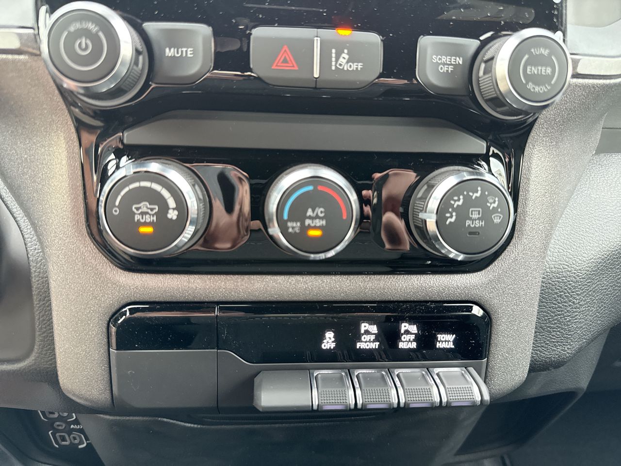 2025 RAM 1500 Tradesman - Photo 19
