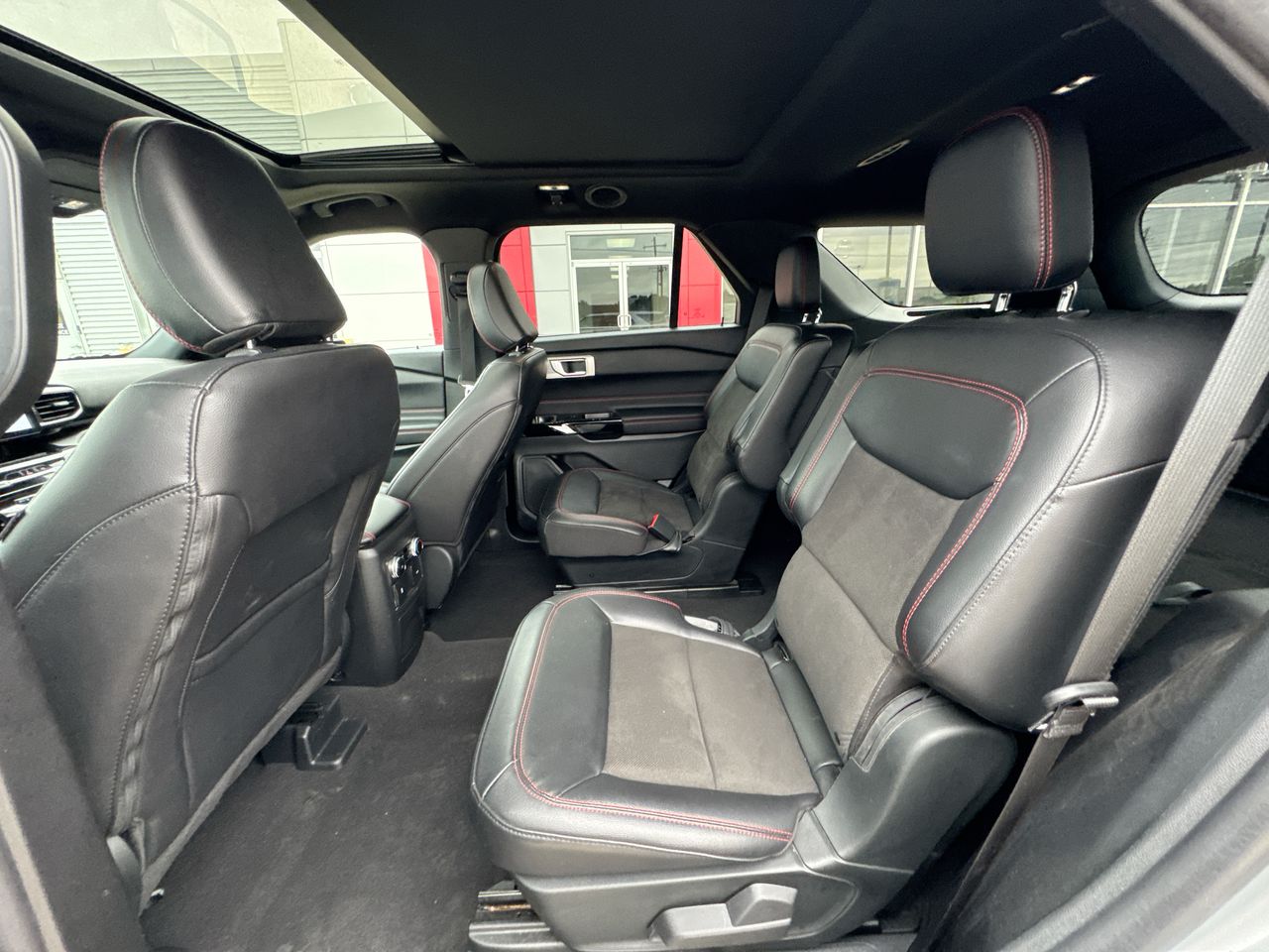 2023 Ford Explorer ST-LINE - Photo 23