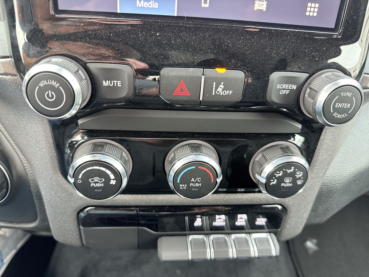 2025 RAM 1500 Tradesman - Photo 19