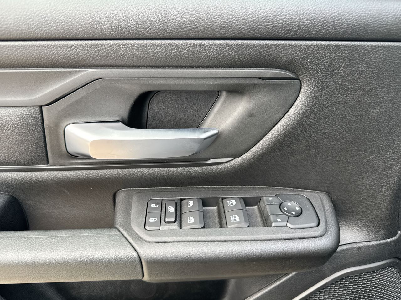 2025 RAM 1500 Tradesman - Photo 13
