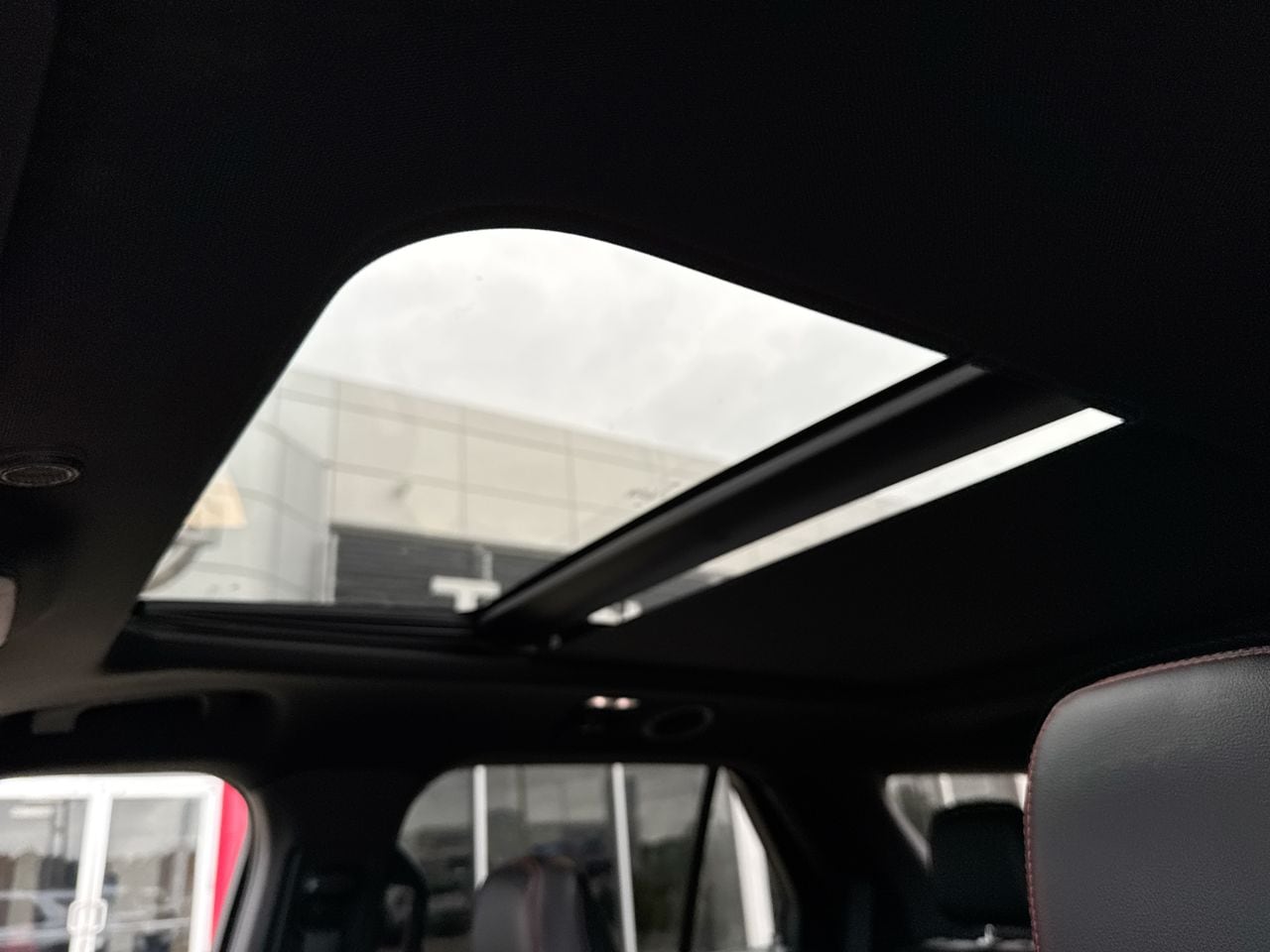 2023 Ford Explorer ST-LINE - Photo 22