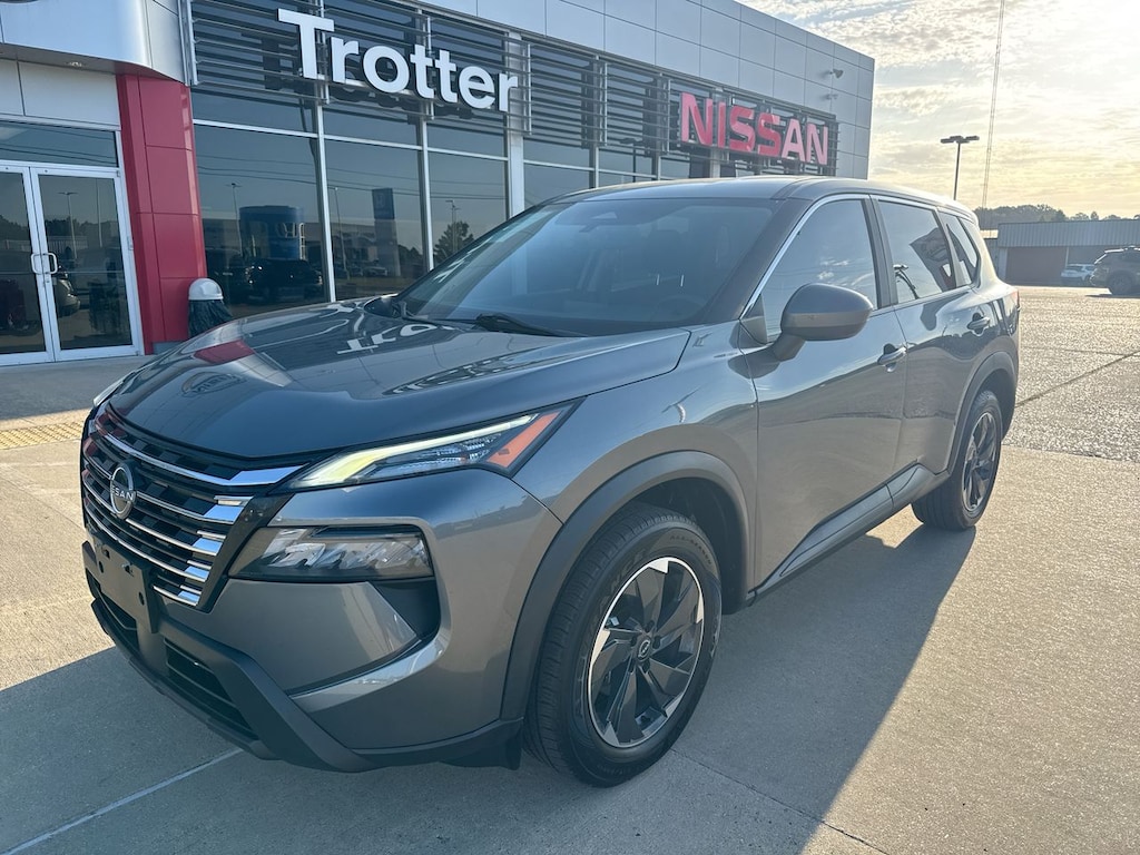 Used 2024 Nissan Rogue SV