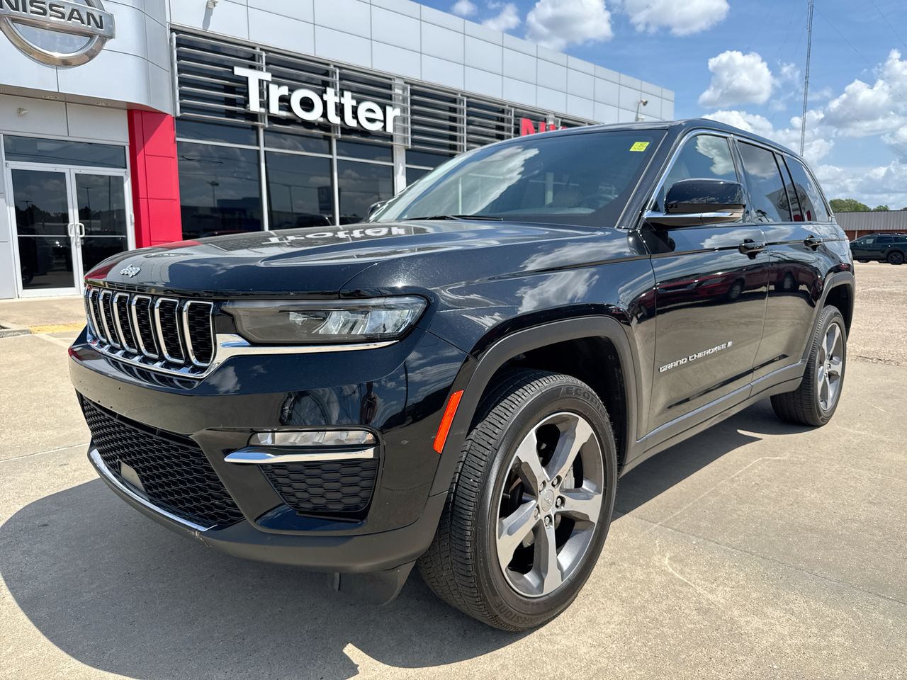 2023 Jeep Grand Cherokee Limited's photo
