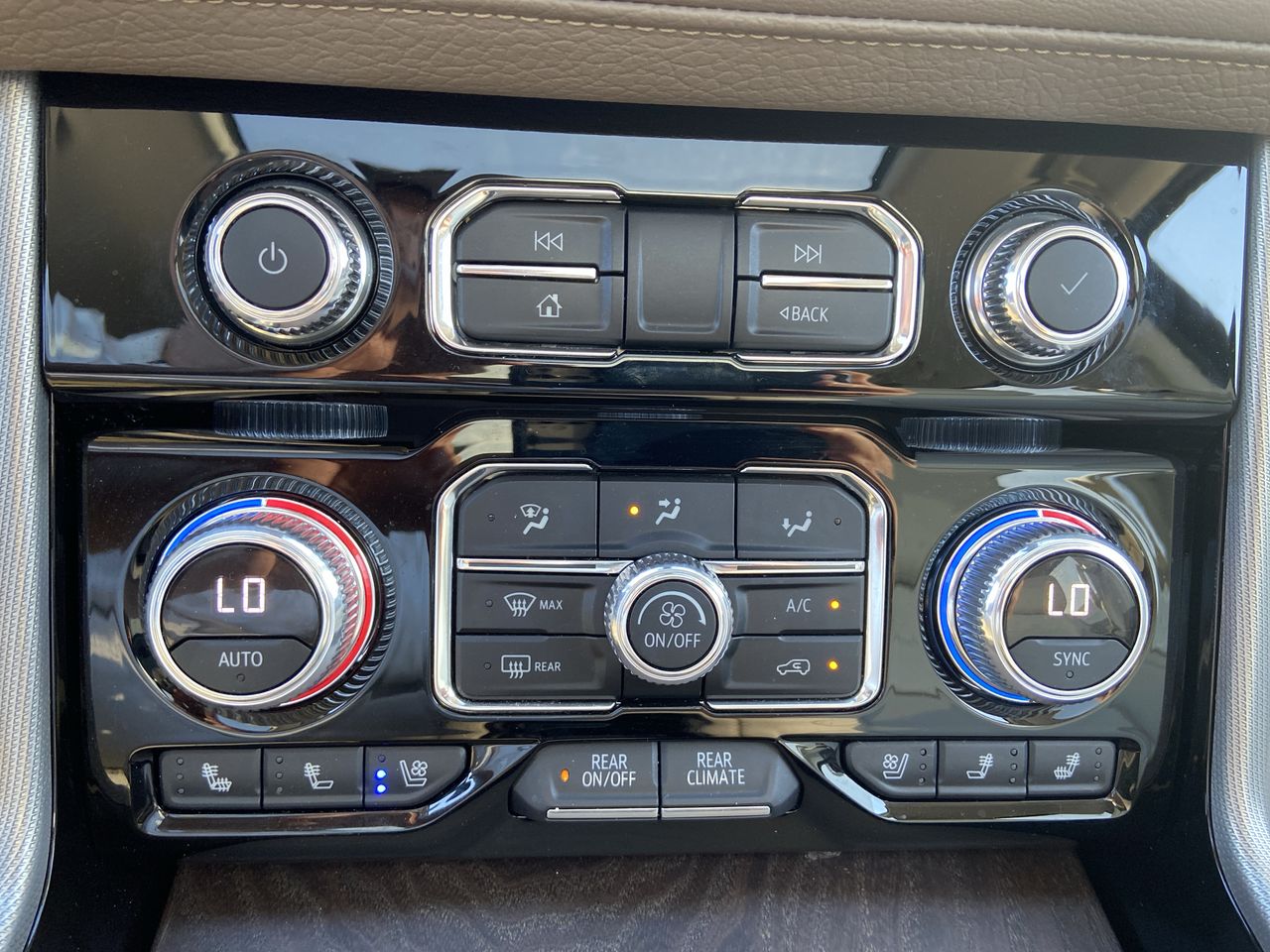 2021 GMC Yukon Denali - Photo 19