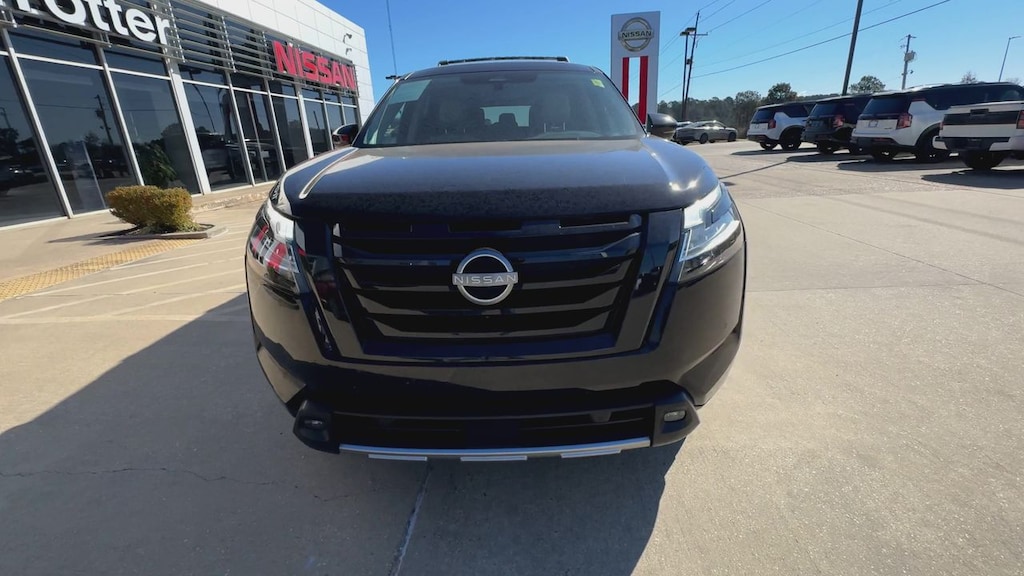 Used 2023 Nissan Pathfinder SL (A9) Front-Wheel Drive