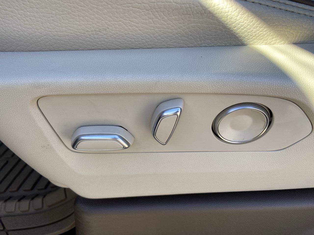 2021 GMC Yukon Denali - Photo 12