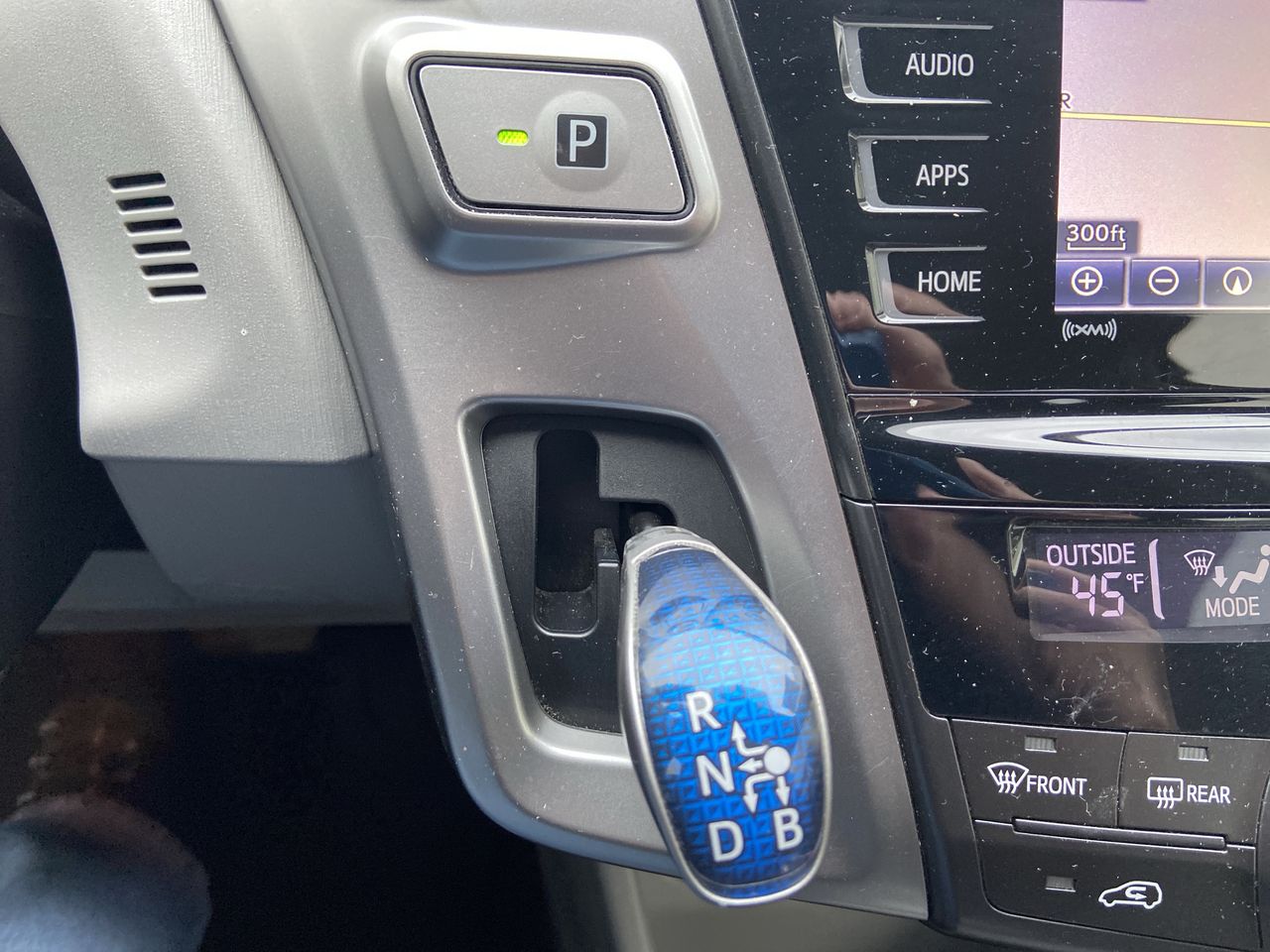 2017 Toyota Prius v Five - Photo 20