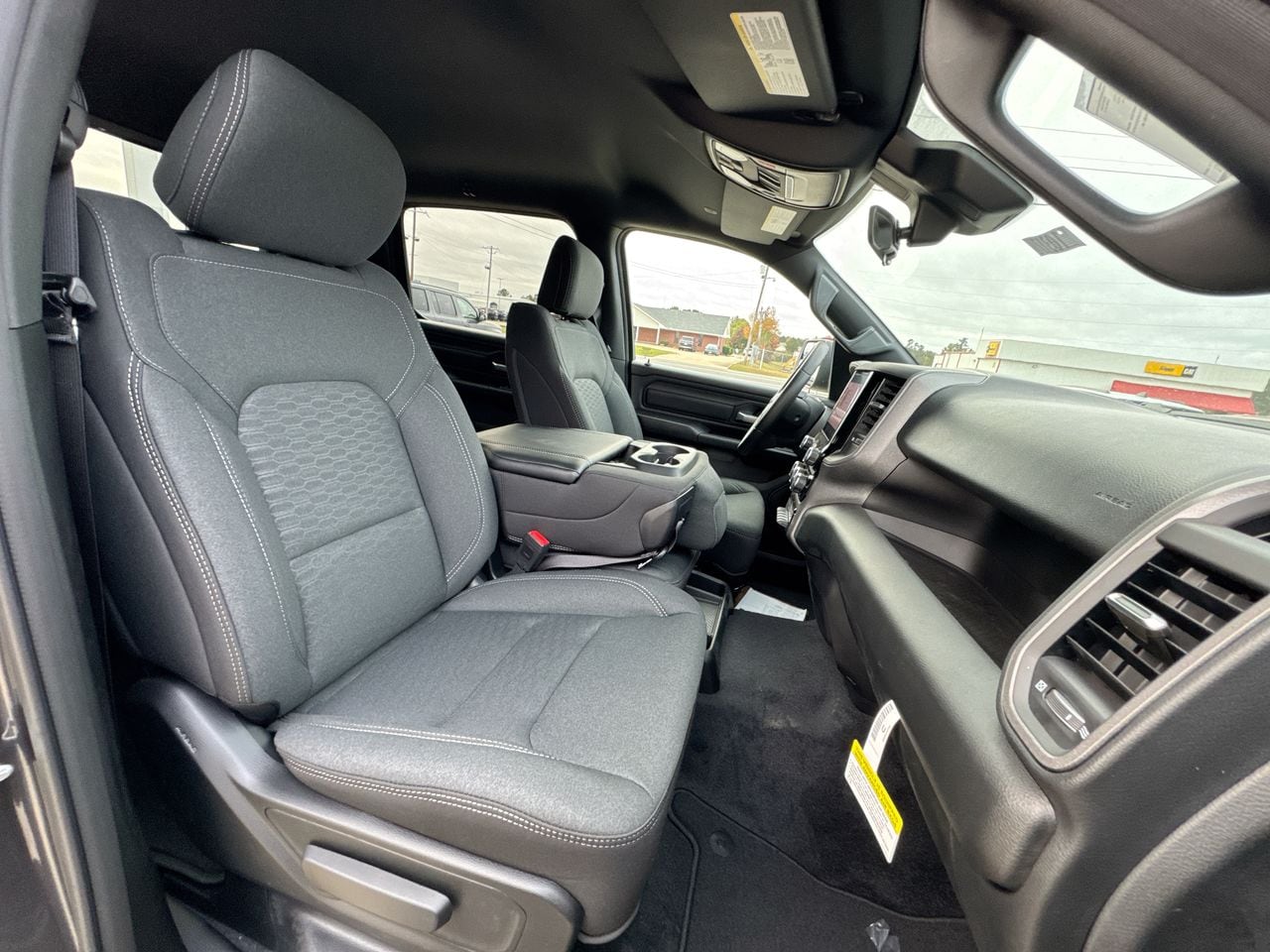2025 RAM 1500 Tradesman - Photo 26