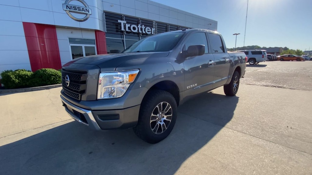 Used 2021 Nissan Titan SV (A9) 4x4 Crew Cab 5.5 ft. box 139.8 in. WB