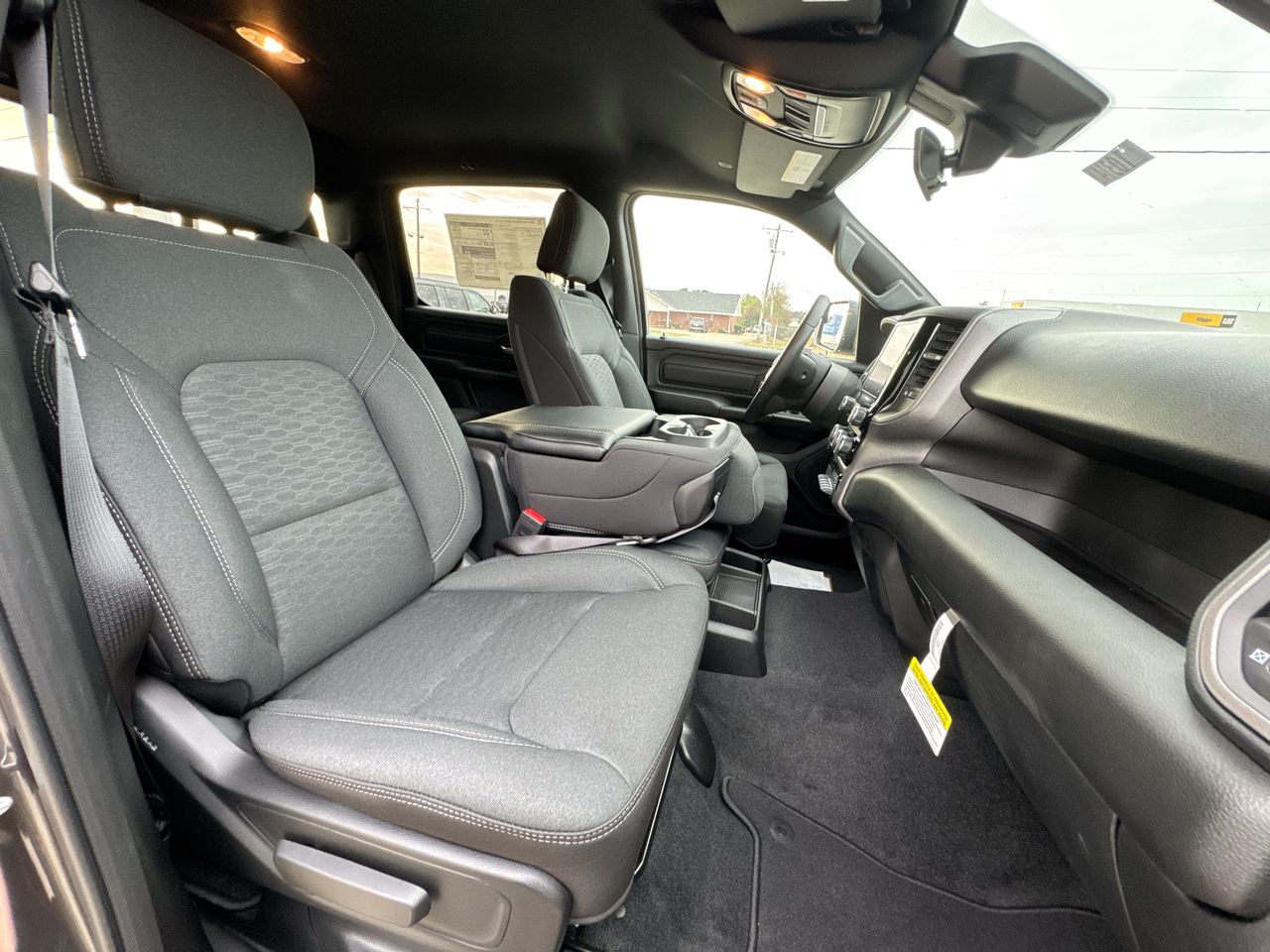 2025 RAM 1500 Tradesman - Photo 25