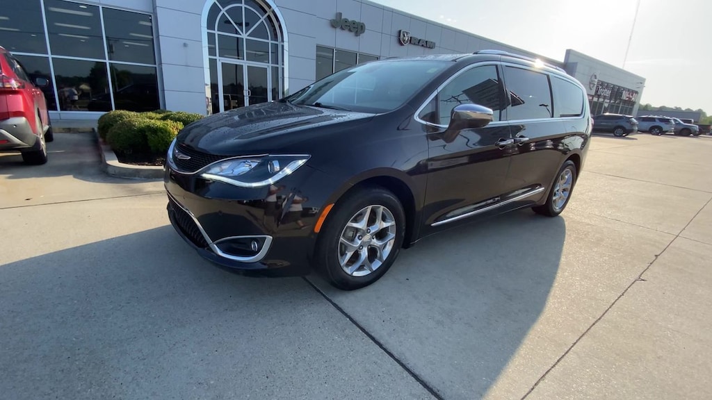 Used 2018 Chrysler Pacifica Limited Front-wheel Drive Passenger Van