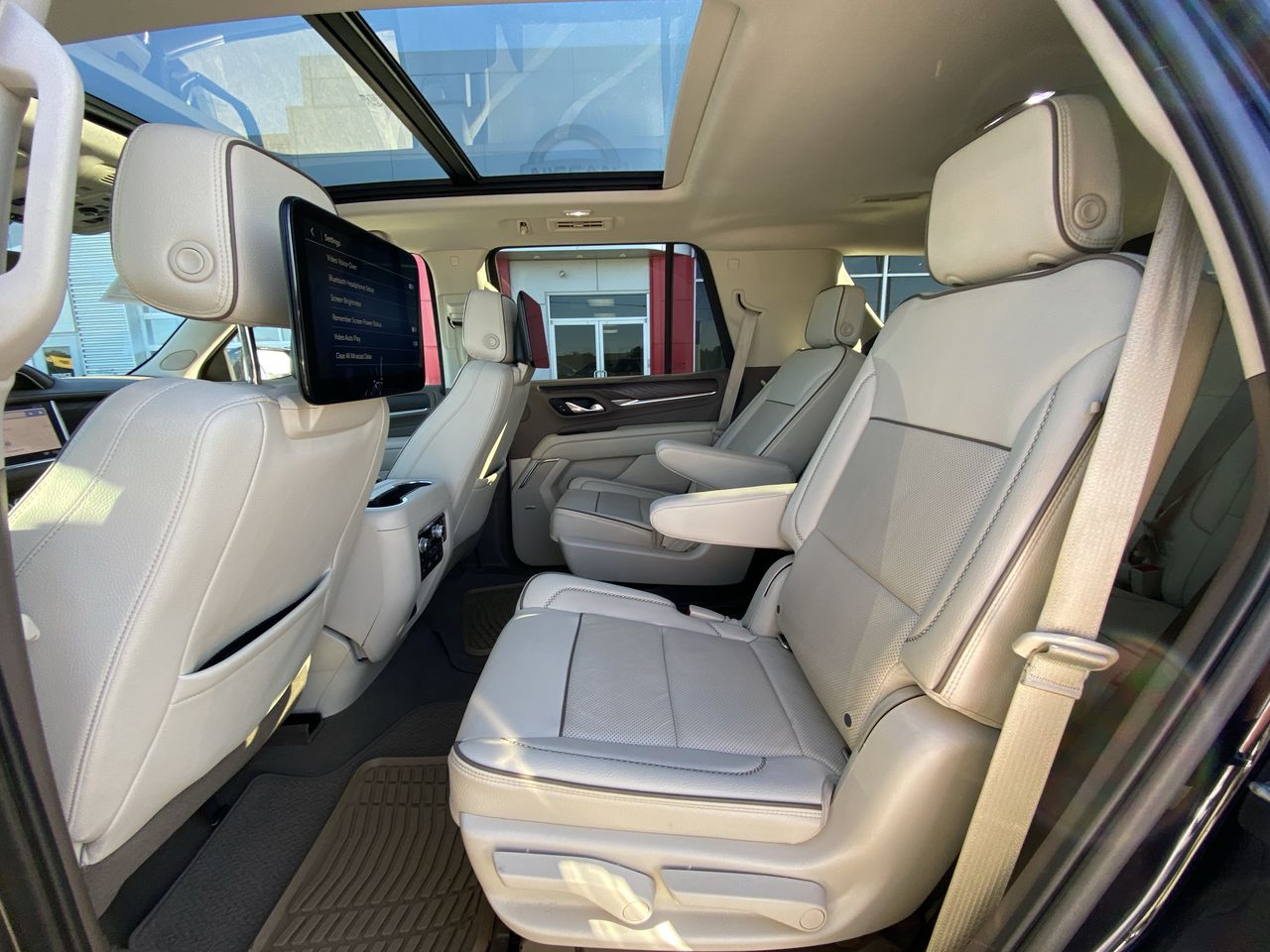 2021 GMC Yukon Denali - Photo 23