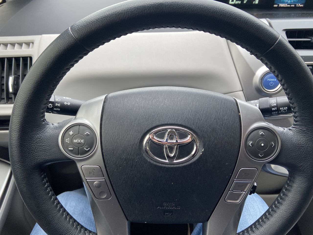 2017 Toyota Prius v Five - Photo 14