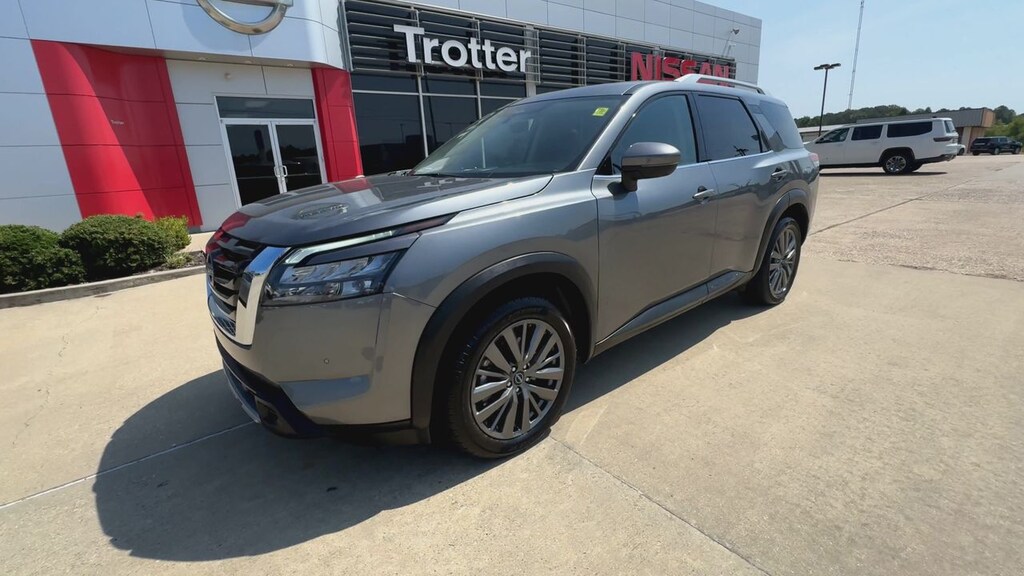 Used 2025 Nissan Pathfinder SL Front-Wheel Drive