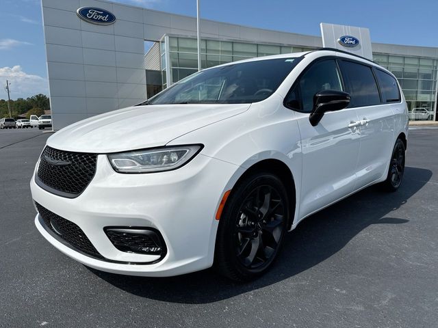 2025 Chrysler Pacifica