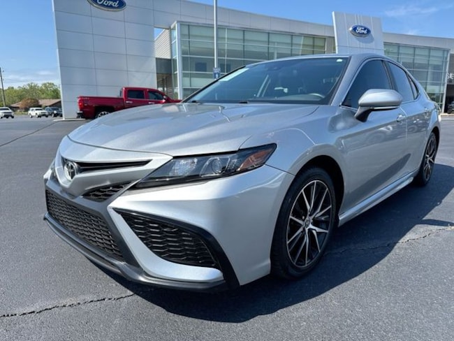 2022 Toyota Camry SE Sedan