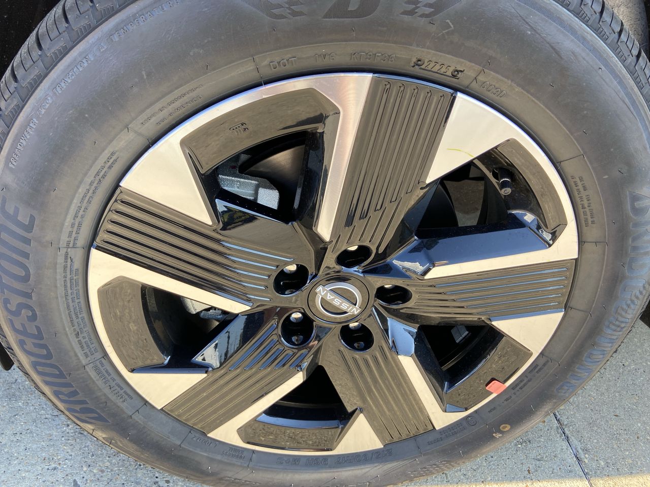 2025 Nissan Kicks SV AWD - Photo 10