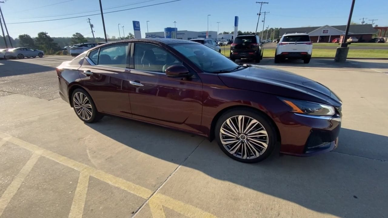 Used 2023 Nissan Altima SL with VIN 1N4BL4EV3PN402710 for sale in El Dorado, AR