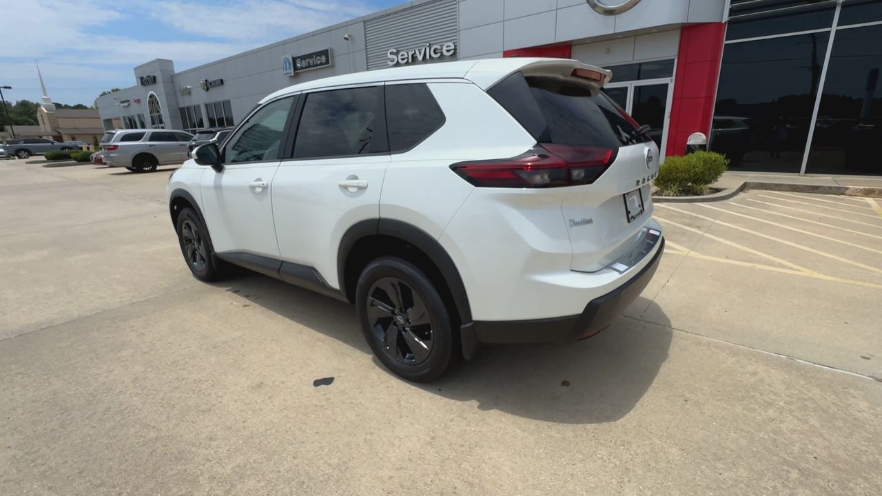2026 Nissan Rogue SV - Photo 6