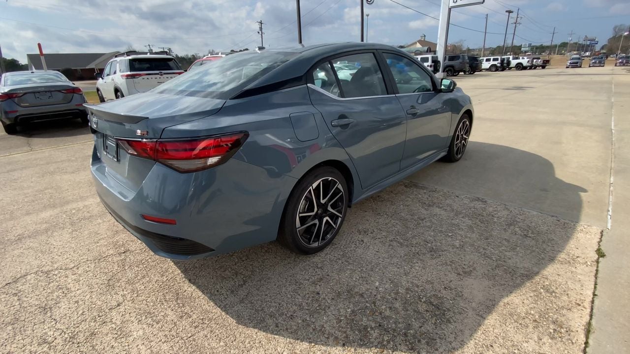 2025 Nissan Sentra SR - Photo 8