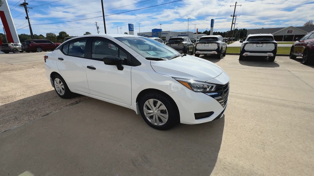 New 2025 Nissan Versa 1.6 S Sedan