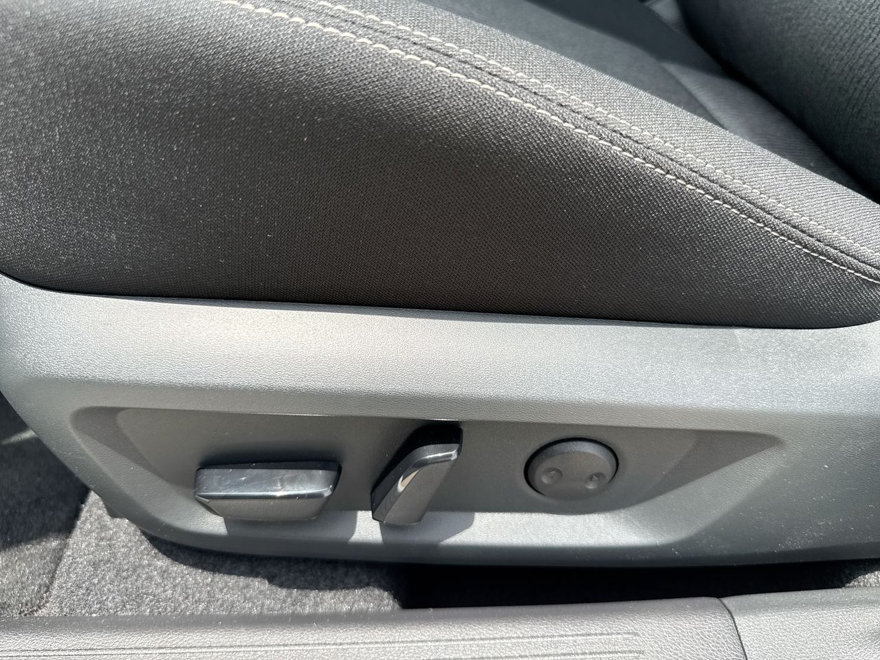 2026 Nissan Rogue SV - Photo 12
