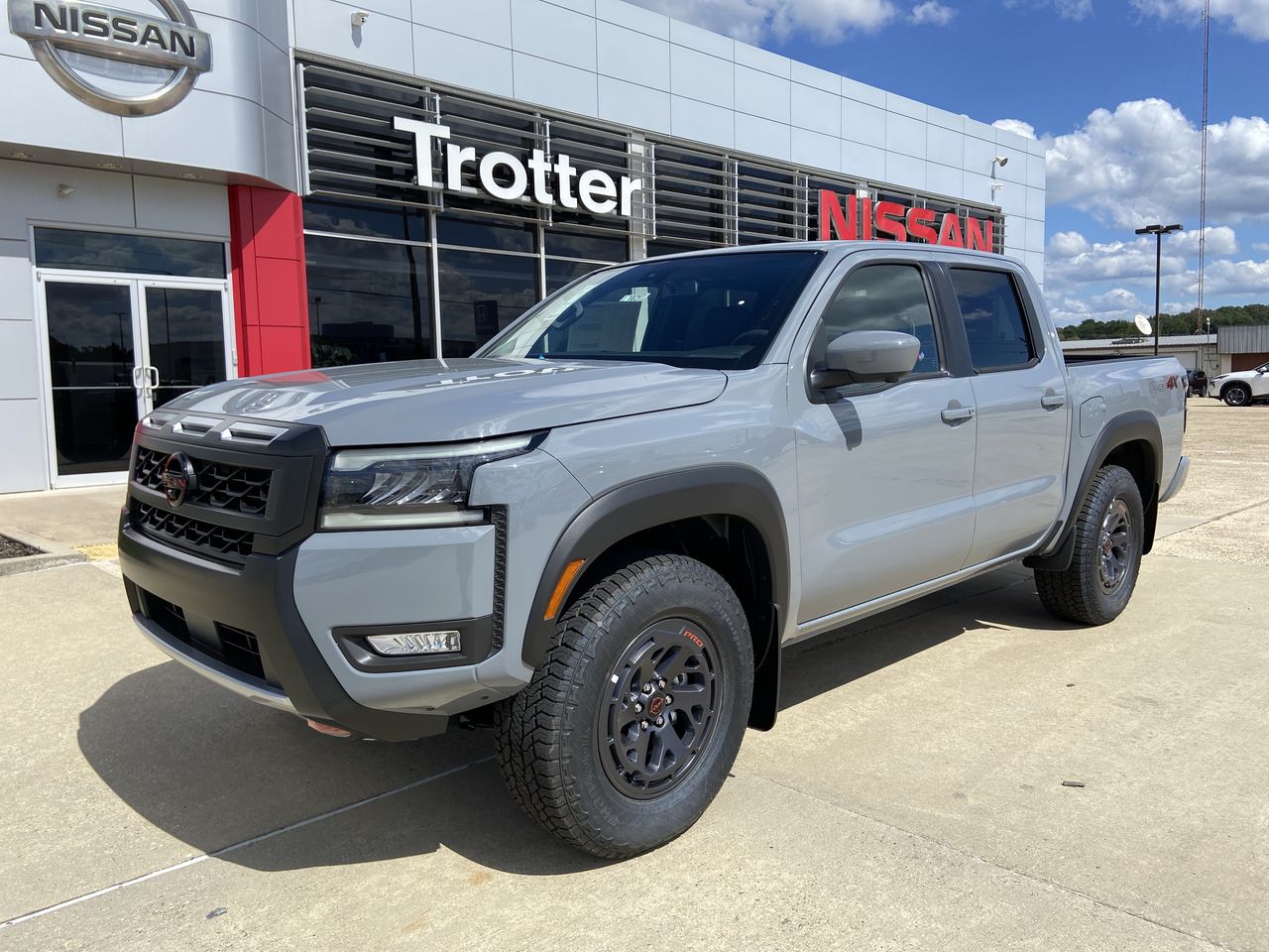 2026 Nissan Frontier PRO-4X's photo