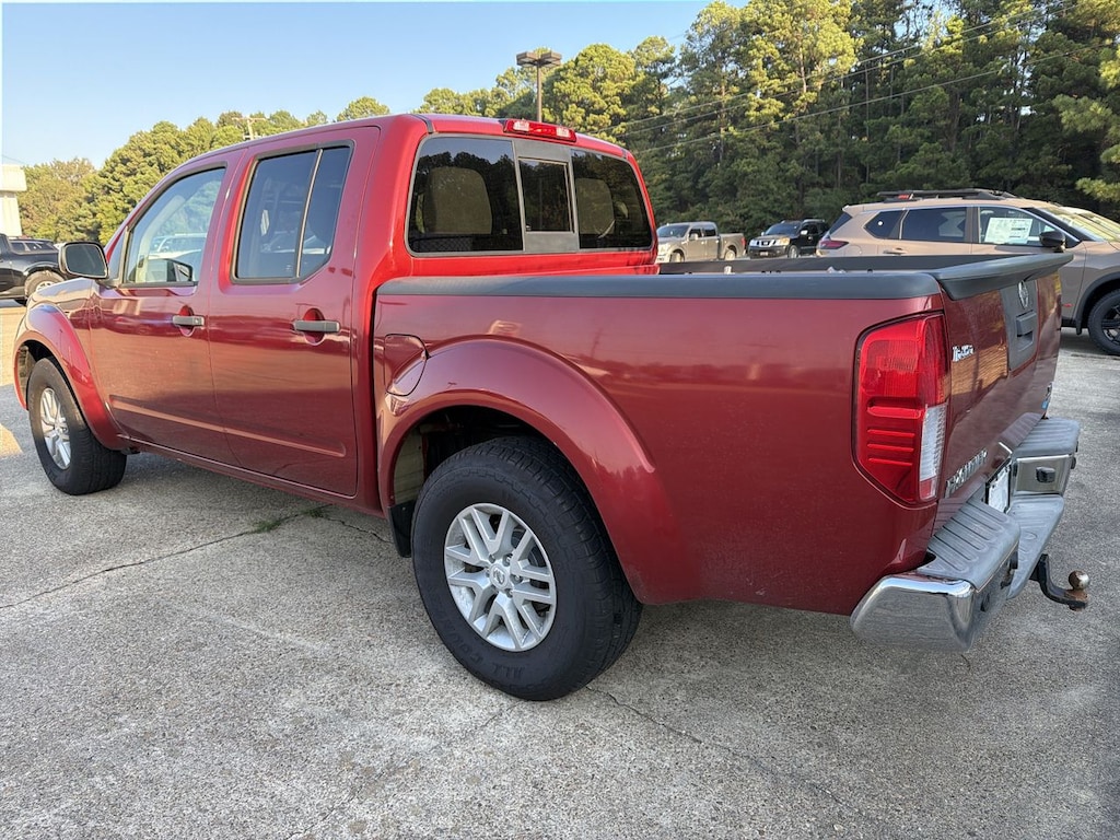 Used 2018 Nissan Frontier SV 4x2 Crew Cab 4.75 ft. box 125.9 in. WB