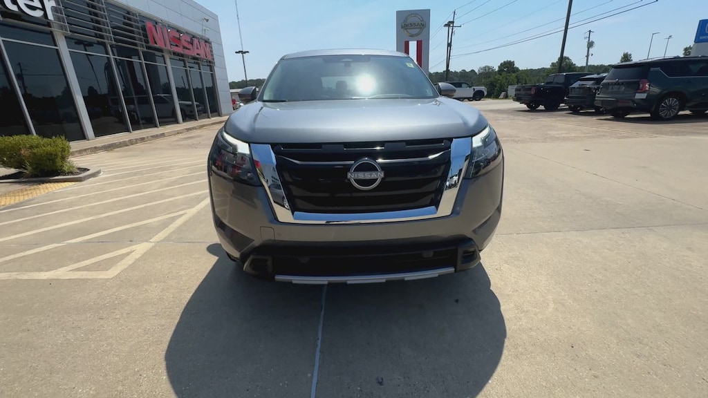 Used 2025 Nissan Pathfinder SL Front-Wheel Drive