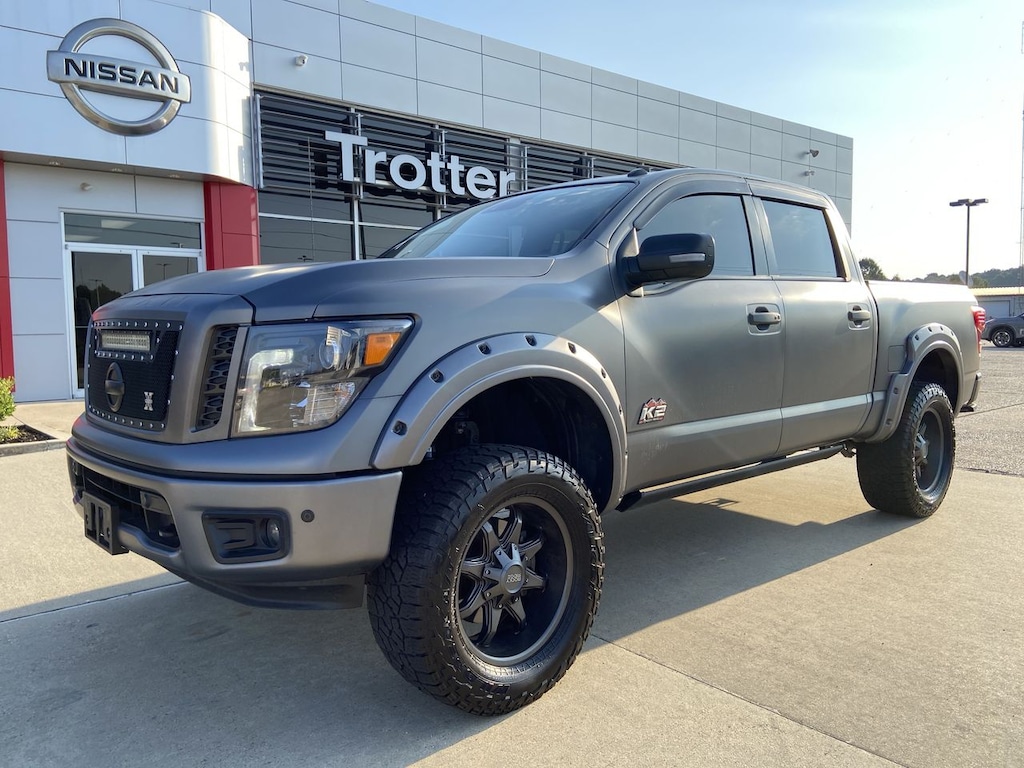 Used 2019 Nissan Titan PRO-4X 4x4 Crew Cab 5.6 ft. box 139.8 in. WB