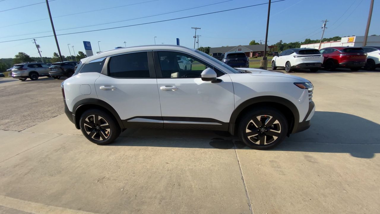 2025 Nissan Kicks SV AWD - Photo 9