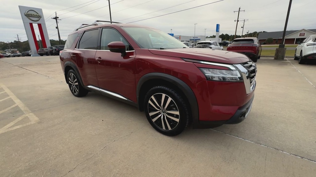 Used 2023 Nissan Pathfinder Platinum (A9) Front-Wheel Drive