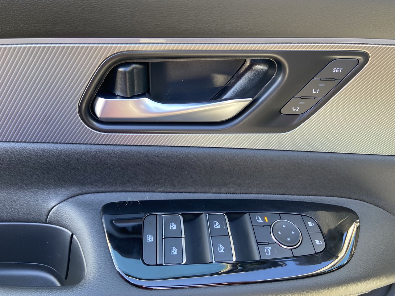 2025 Nissan Murano SL - Photo 13