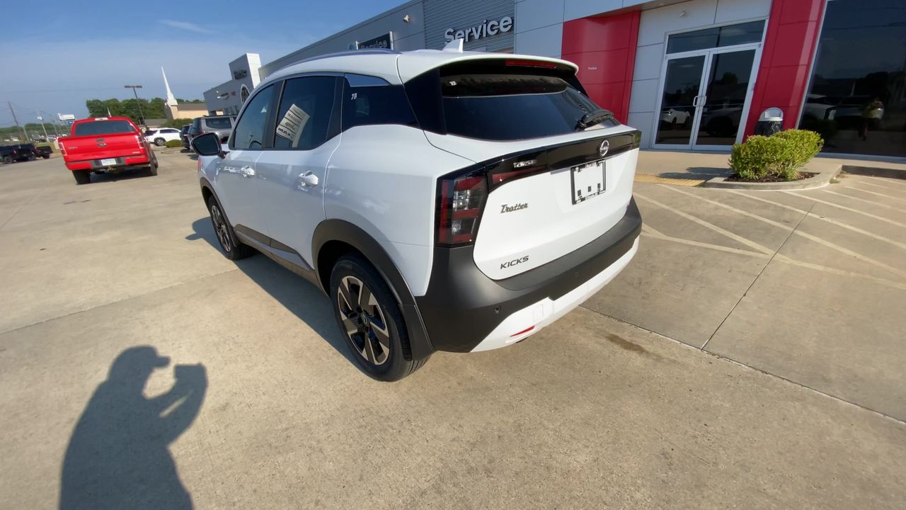 2025 Nissan Kicks SV AWD - Photo 6
