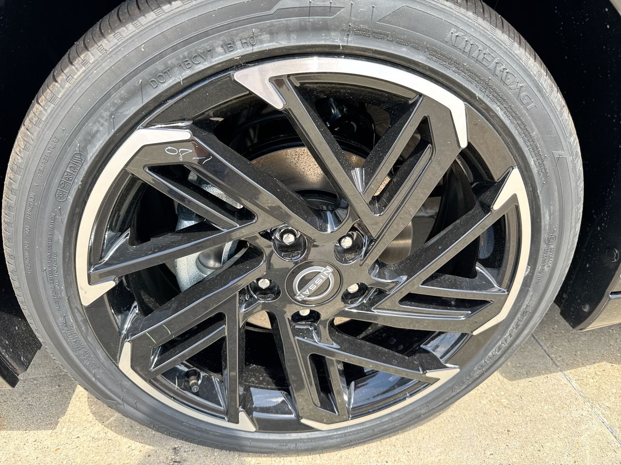 2026 Nissan Sentra SR - Photo 10